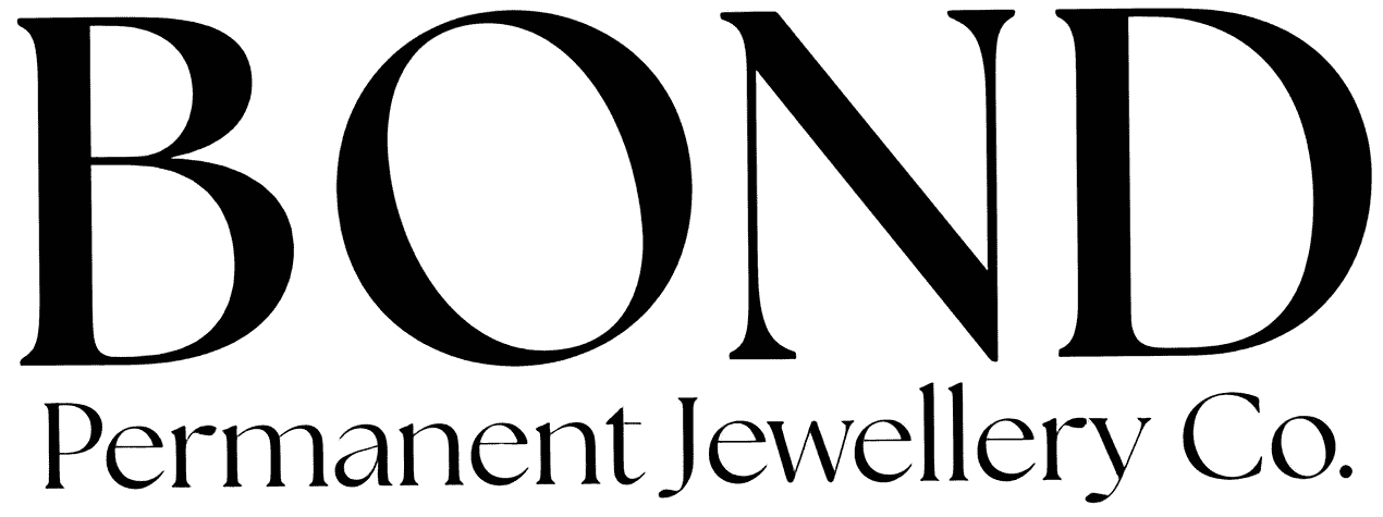 Elegant bond-style permanent jewellery bracelet in 14k gold, customised to symbolize your everlasting connection.